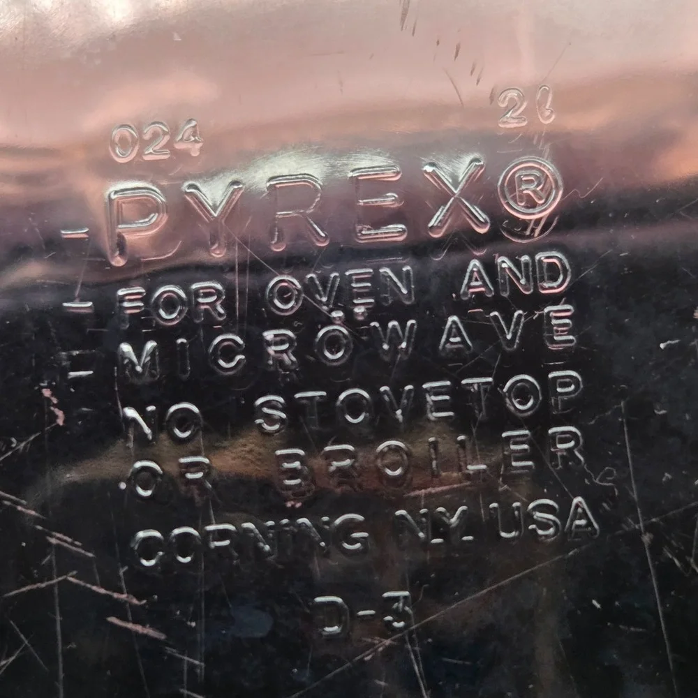 Pyrex this cranberry